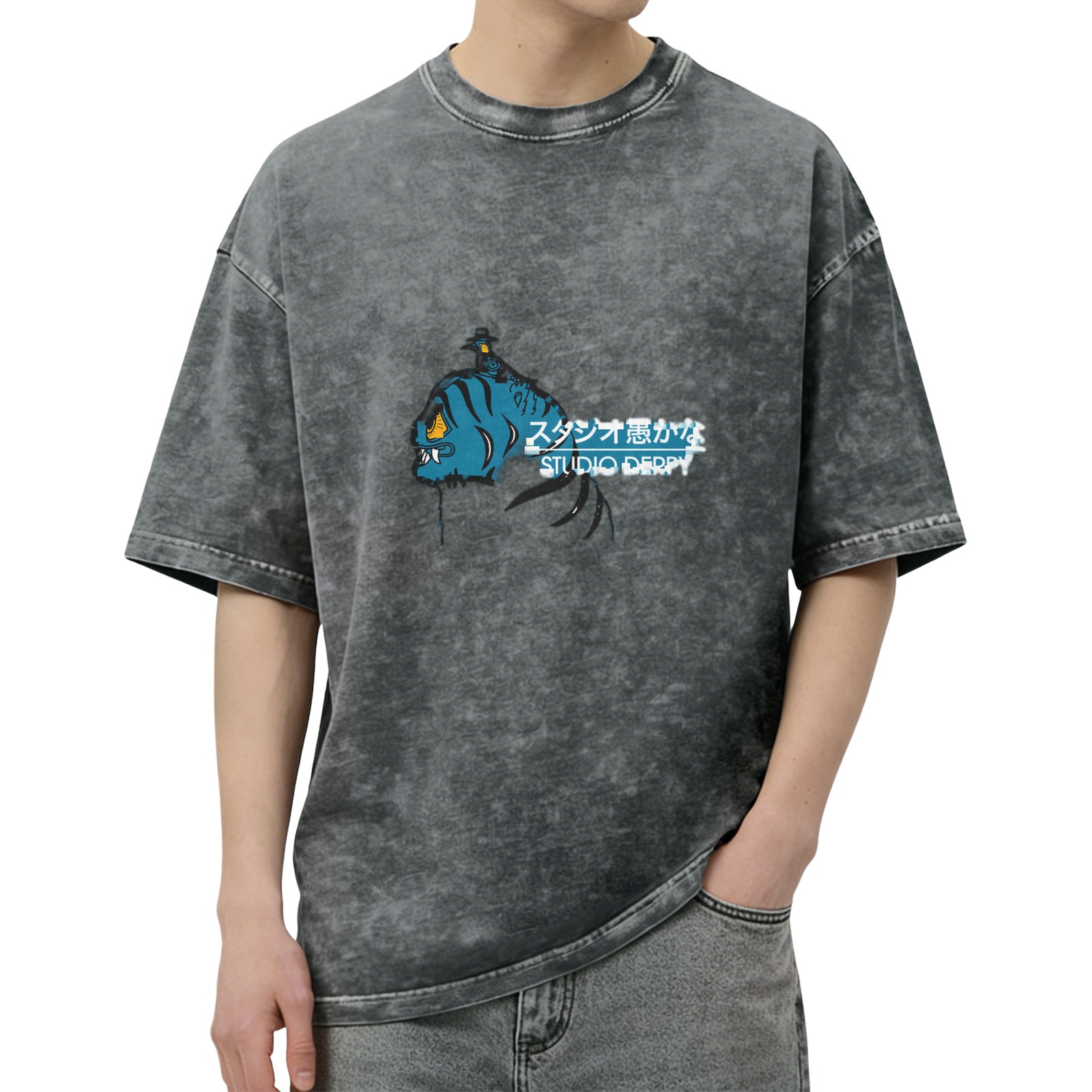 Washed distressed black loose short-sleeved T-shirt with blue tiger pattern and STUDIO DERPY Japanese and English logo