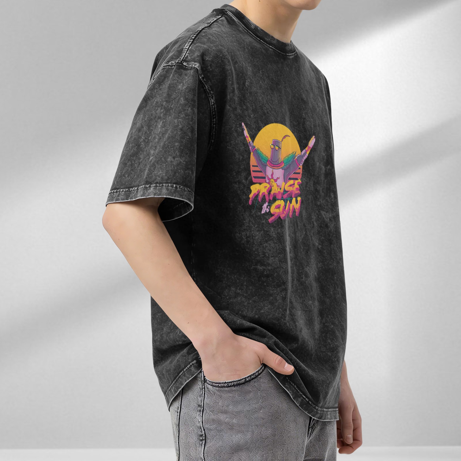 Distressed black short-sleeved T-shirt Retro style compliments Sun Rider printed top