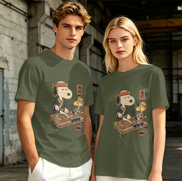 Olive T-shirt with Snoopy and Woodstock making sushi print