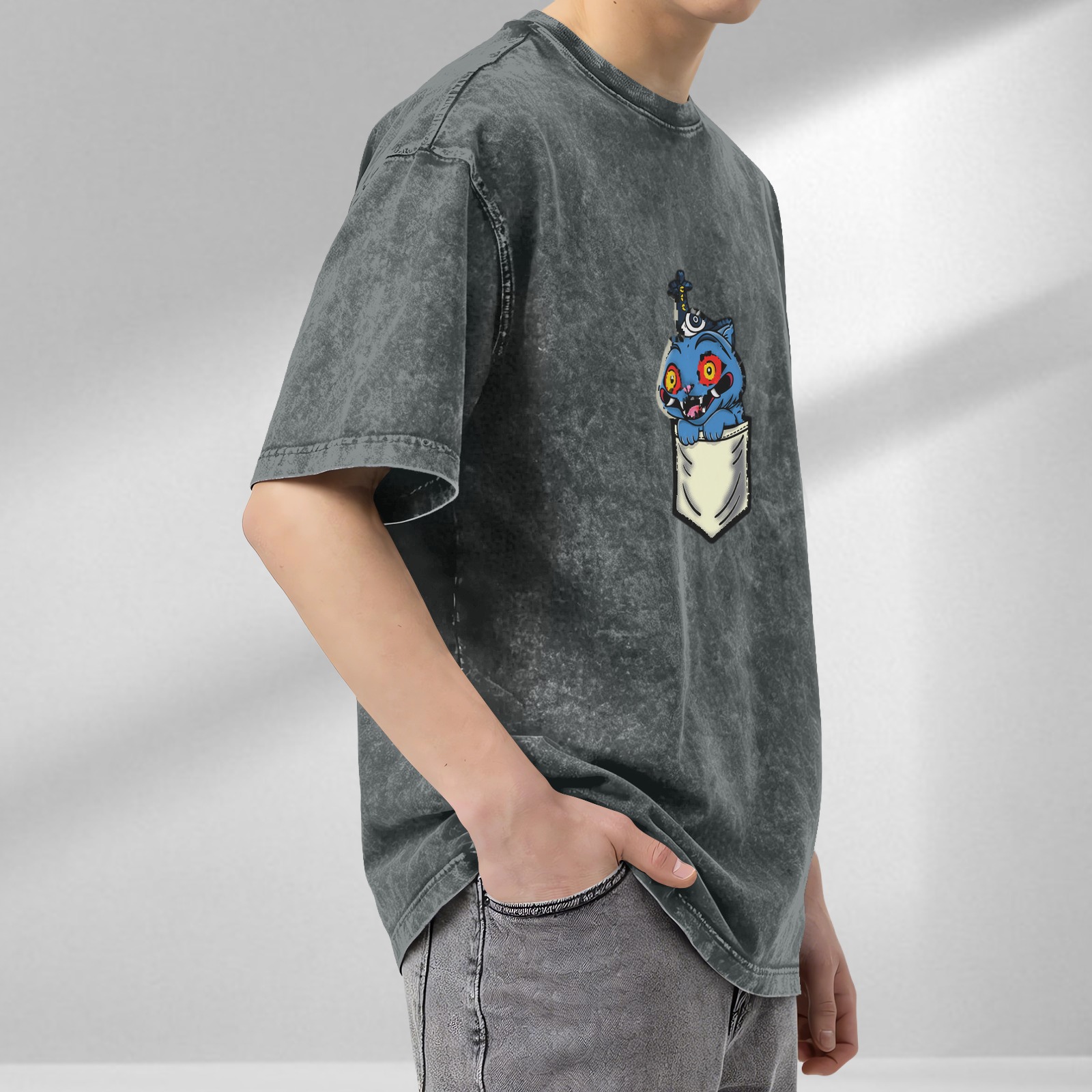 Oversized Acid Wash T-Shirt With Creepy Blue Cat Pocket Print