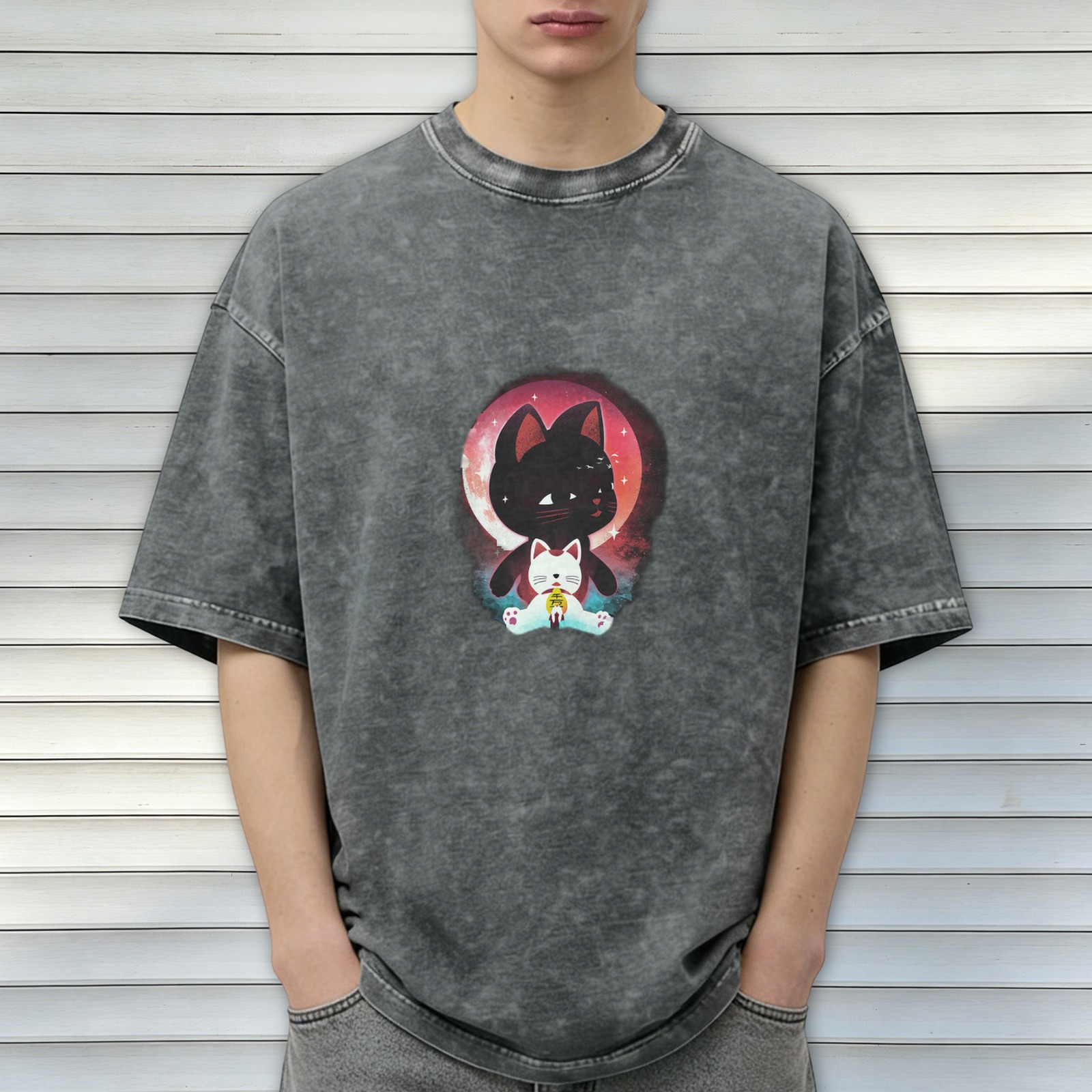 Distressed washed black loose short-sleeved T-shirt with cartoon black cat and lucky cat print design
