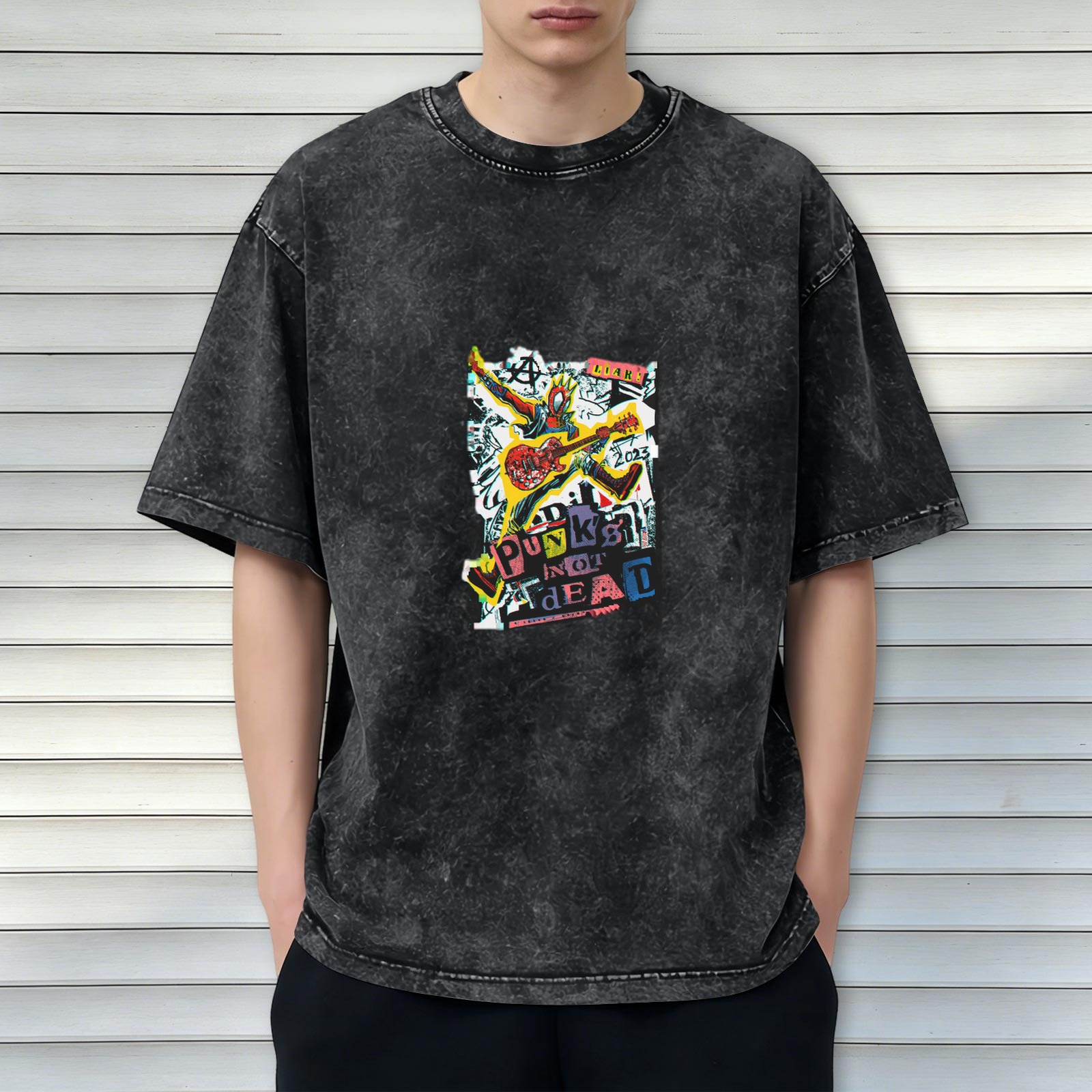 Oversized Acid Wash T-Shirt with Punk Spider Graphic Print - 'Punks Not Dead' Design
