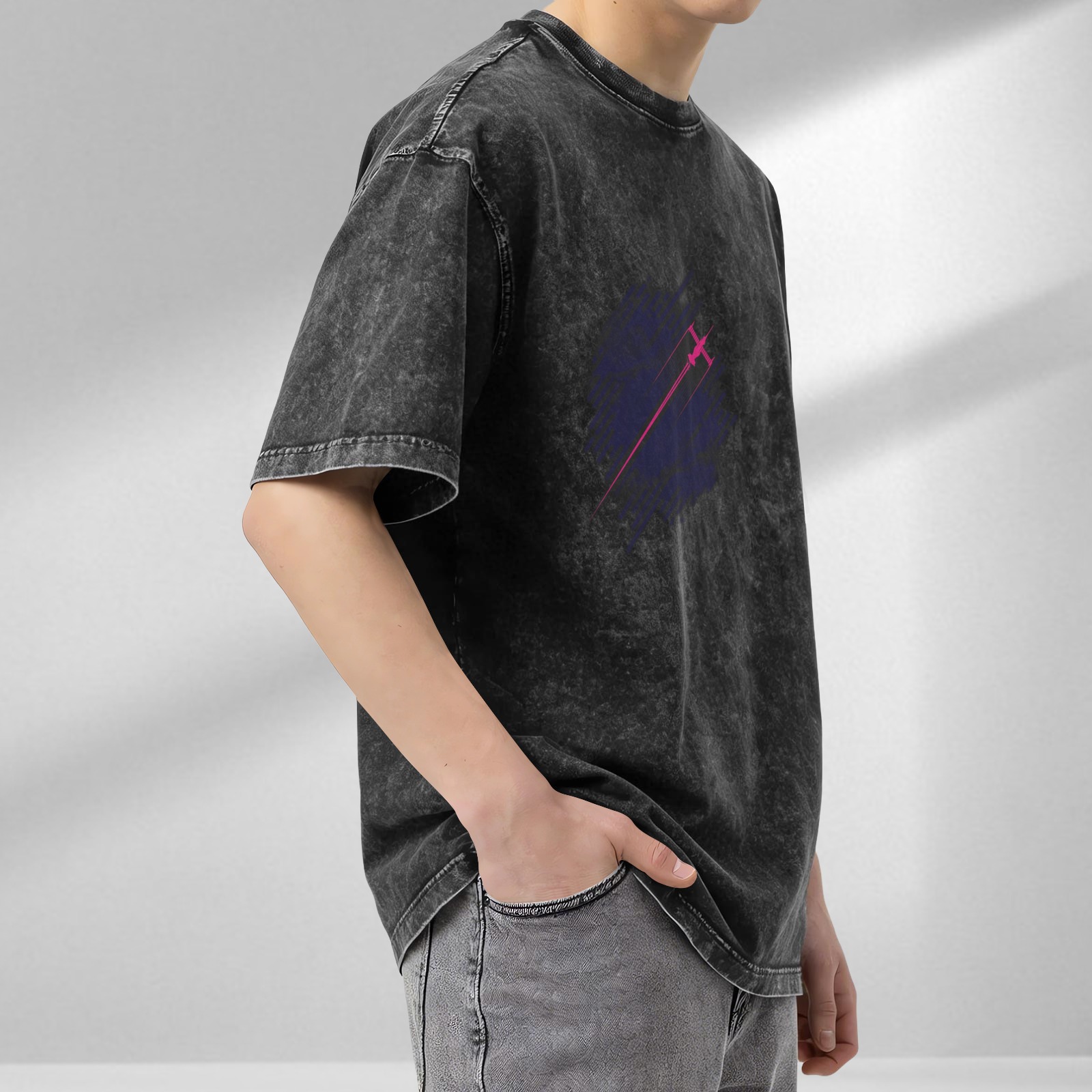 Distressed washed black loose short-sleeved T-shirt with pink and purple fighter print