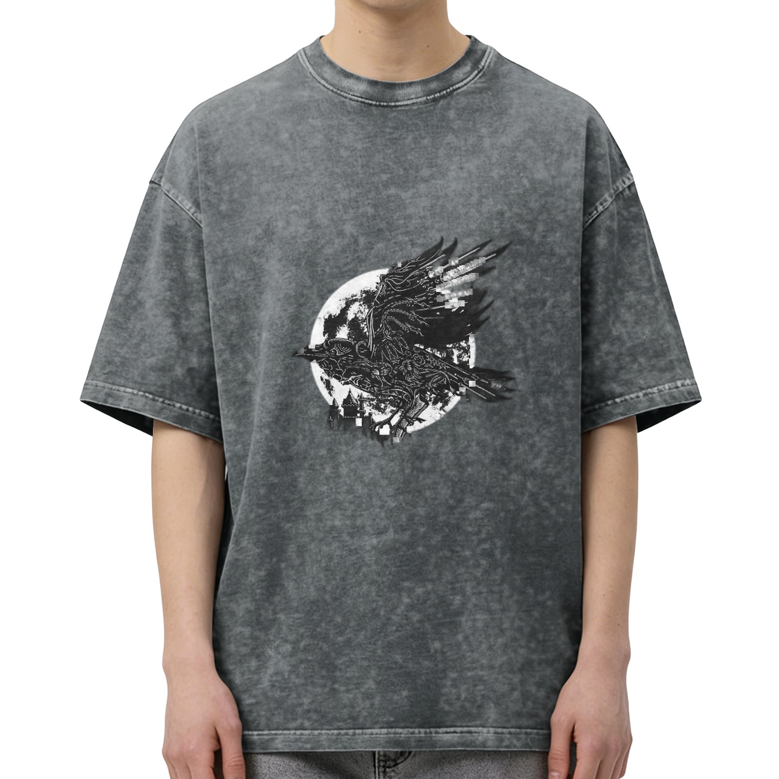 Distressed washed black crow and moth pattern round neck short-sleeved T-shirt