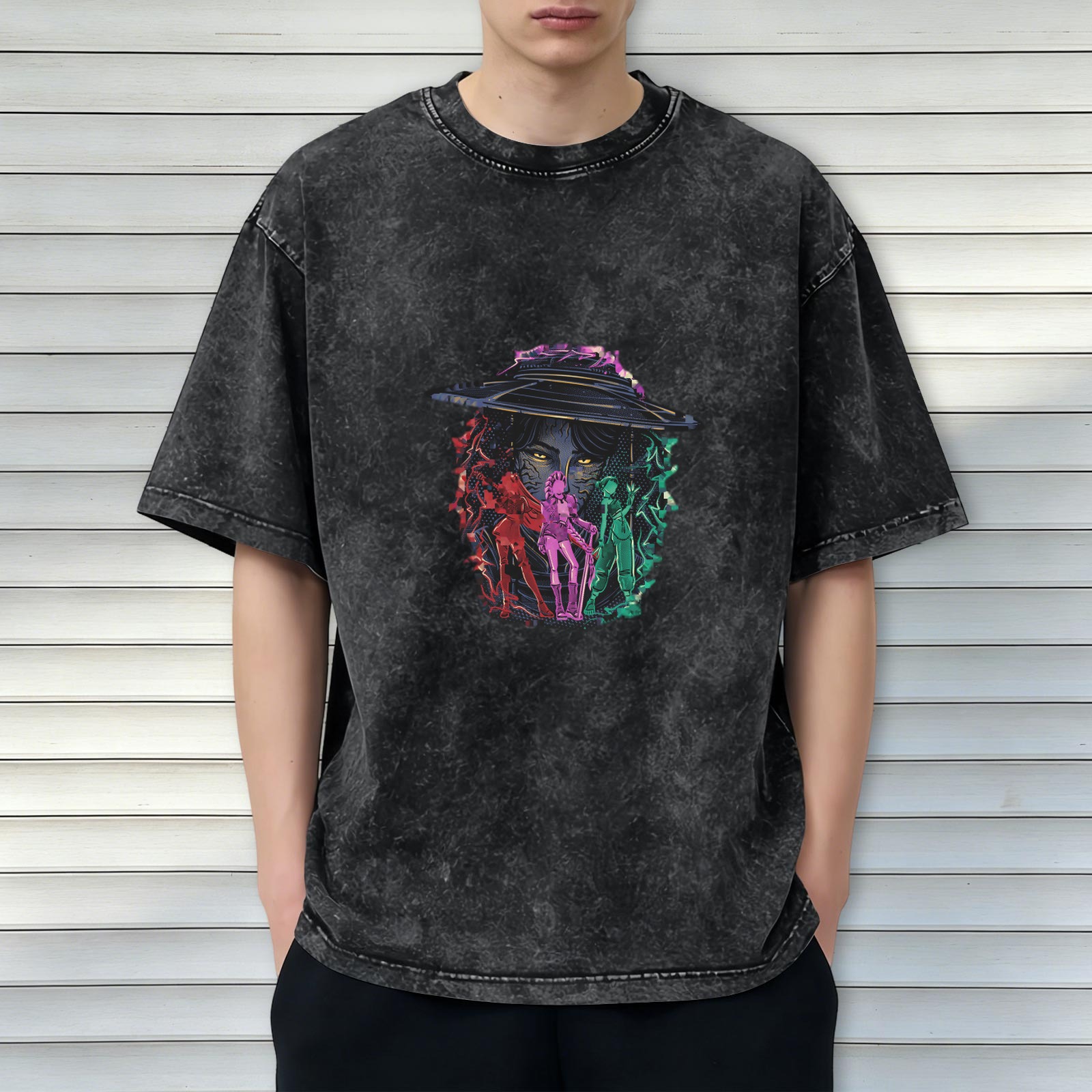 Distressed black loose short-sleeved T-shirt with cyber style character print