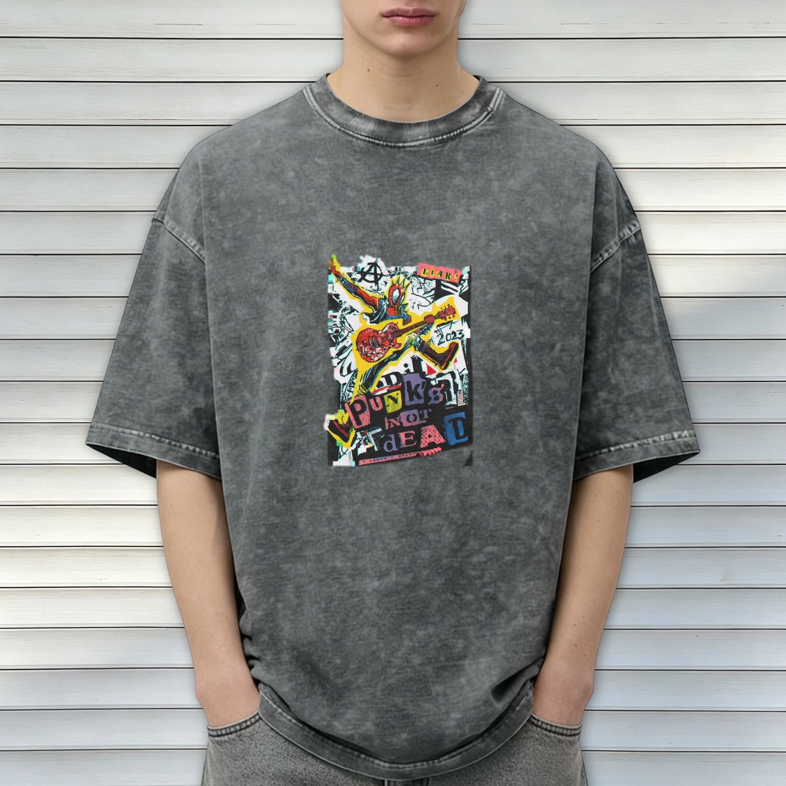 Oversized Acid Wash T-Shirt with Punk Spider Graphic Print - 'Punks Not Dead' Design
