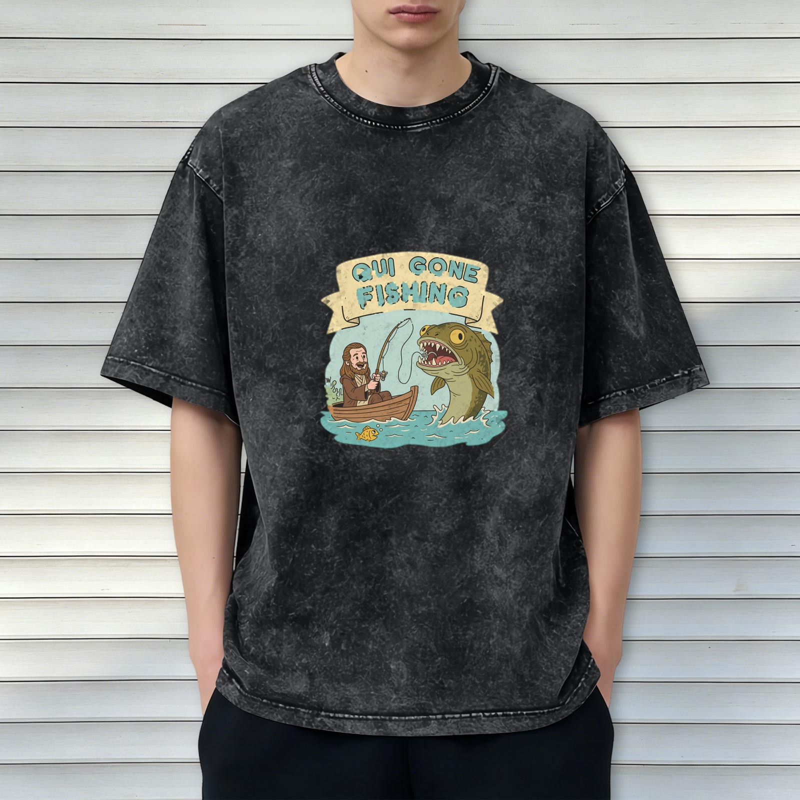 Qui Gone Fishing Funny Fisherman Graphic T-Shirt