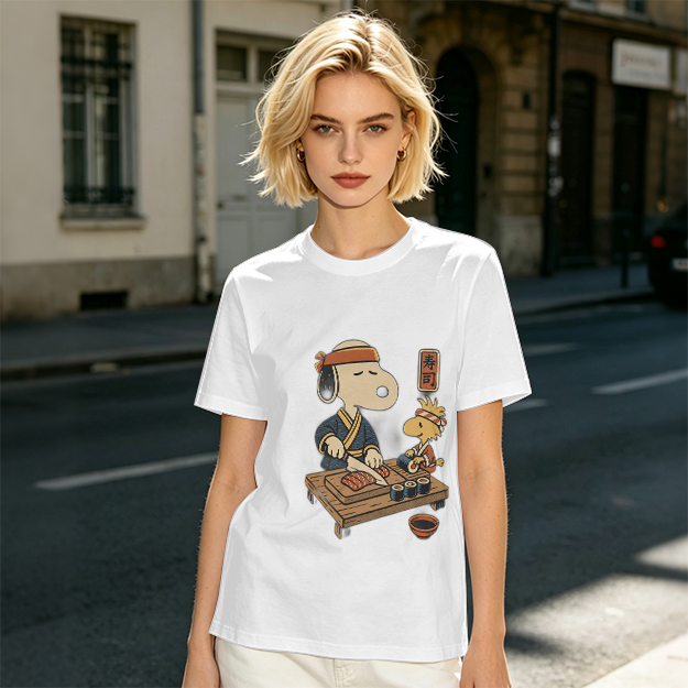Olive T-shirt with Snoopy and Woodstock making sushi print
