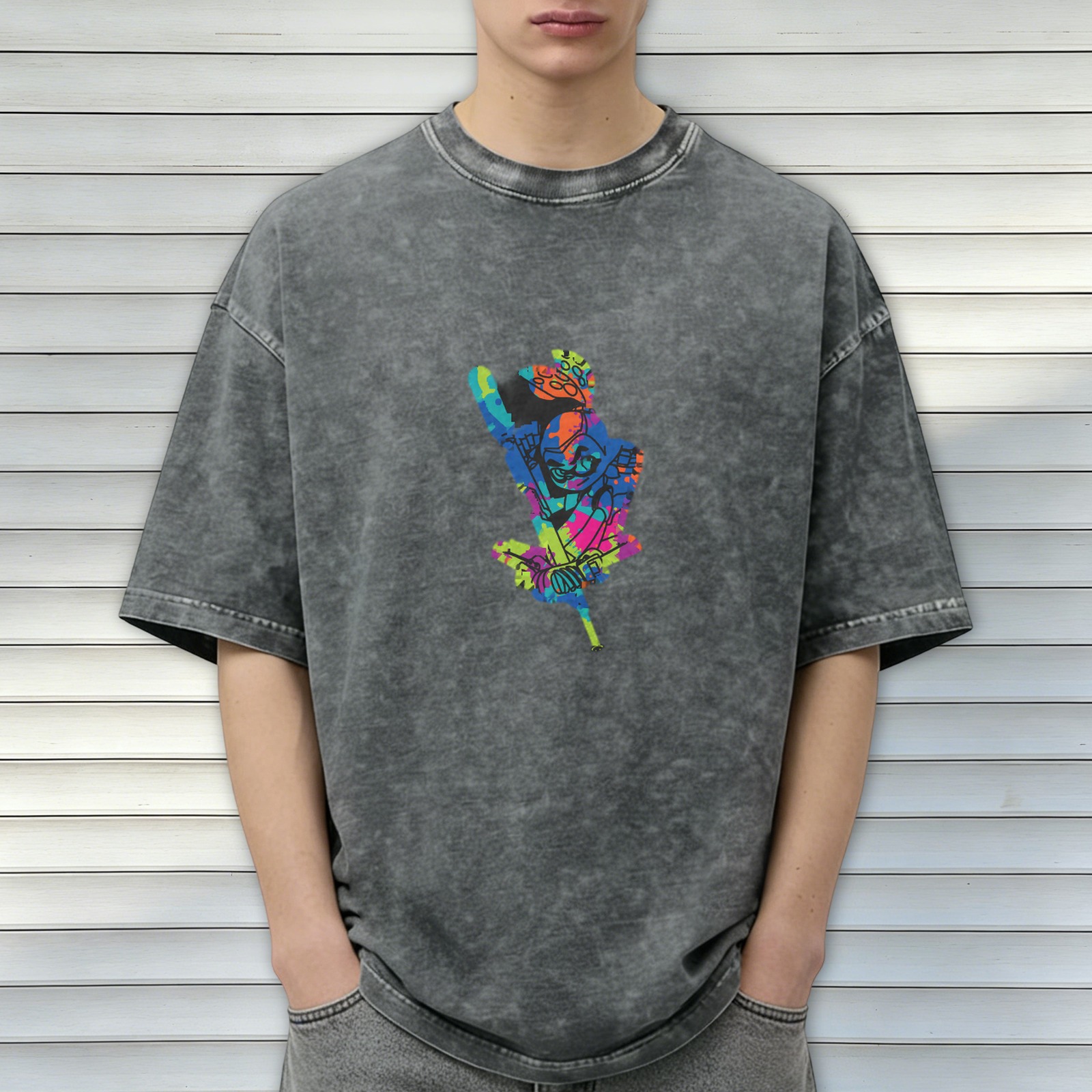 Distressed black loose short-sleeved T-shirt, cartoon graffiti style print, casual round neck top